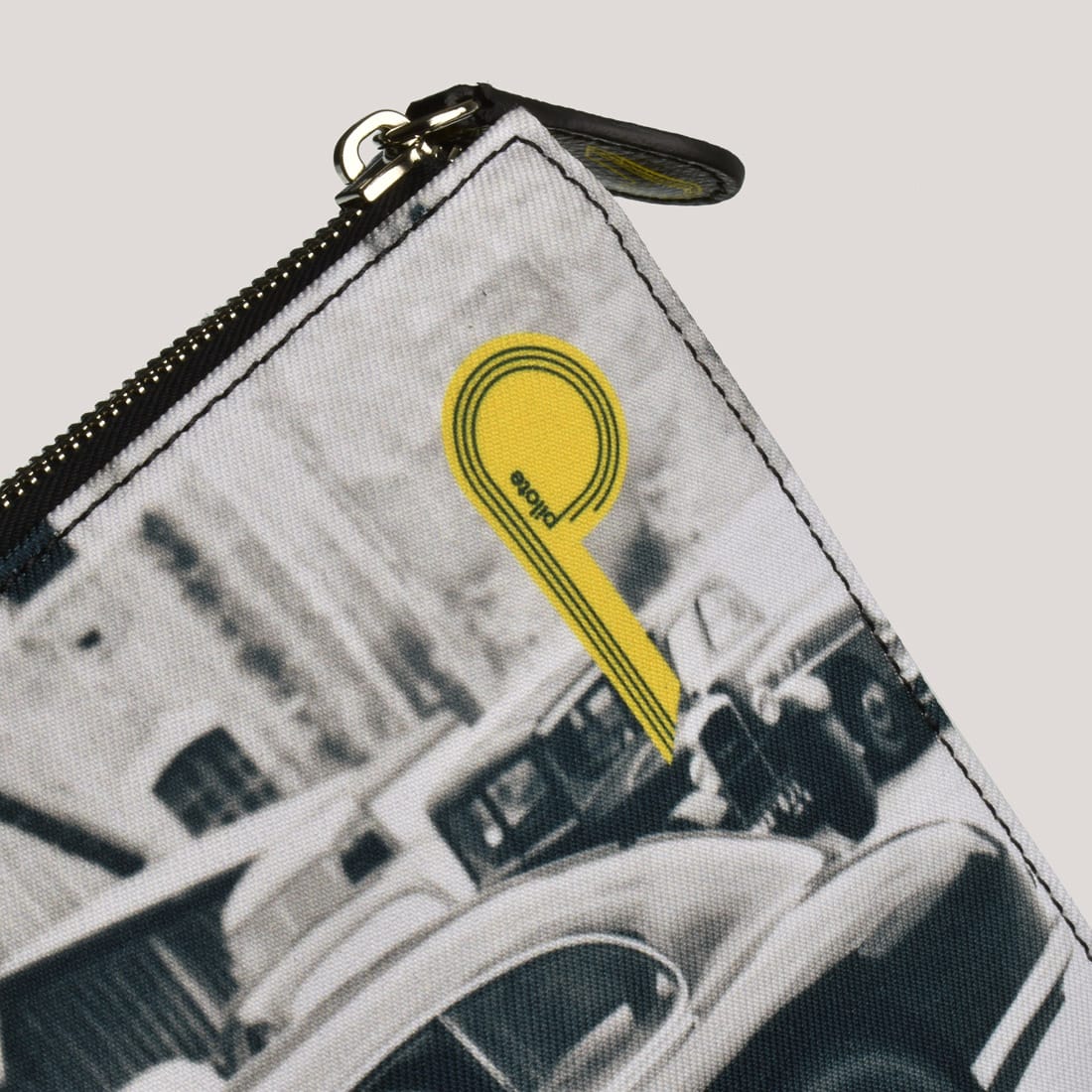 pilote washbag detail