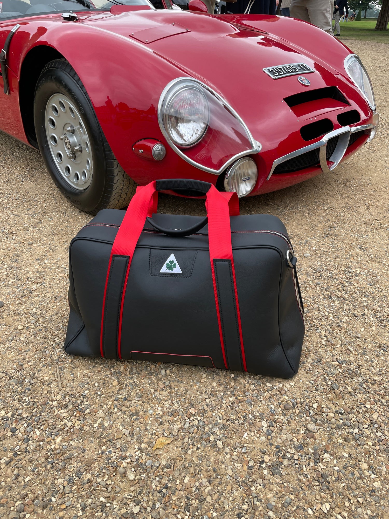 Why Choose a Bespoke Leather Weekend Bag
