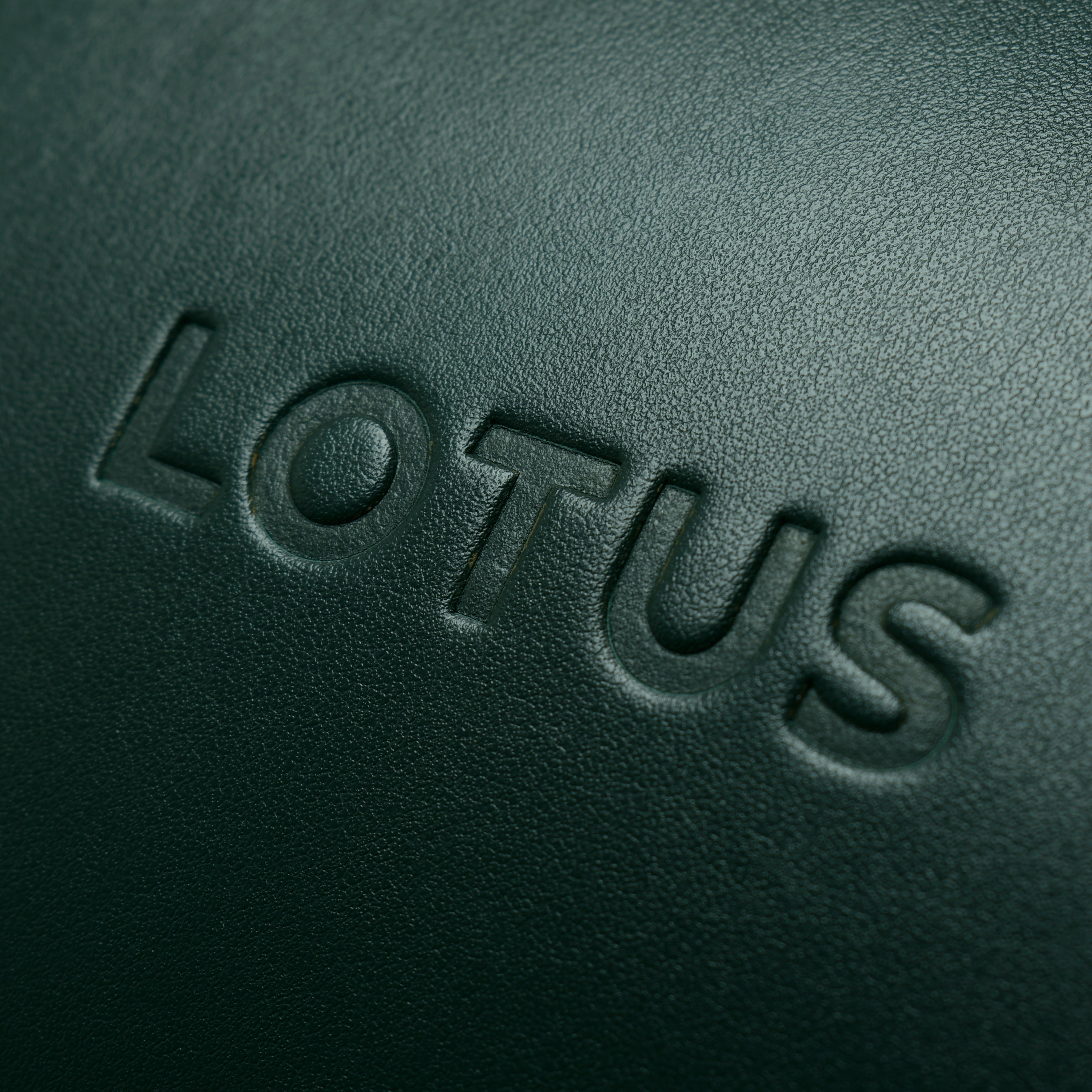 LOTUS EMIRA - Clark Edition Heritage Holdall